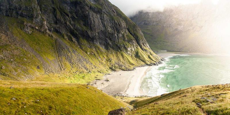 Wi-Fi 7革命：多链路操作与高阶调制如何重塑开发者的技术栈与后端架构